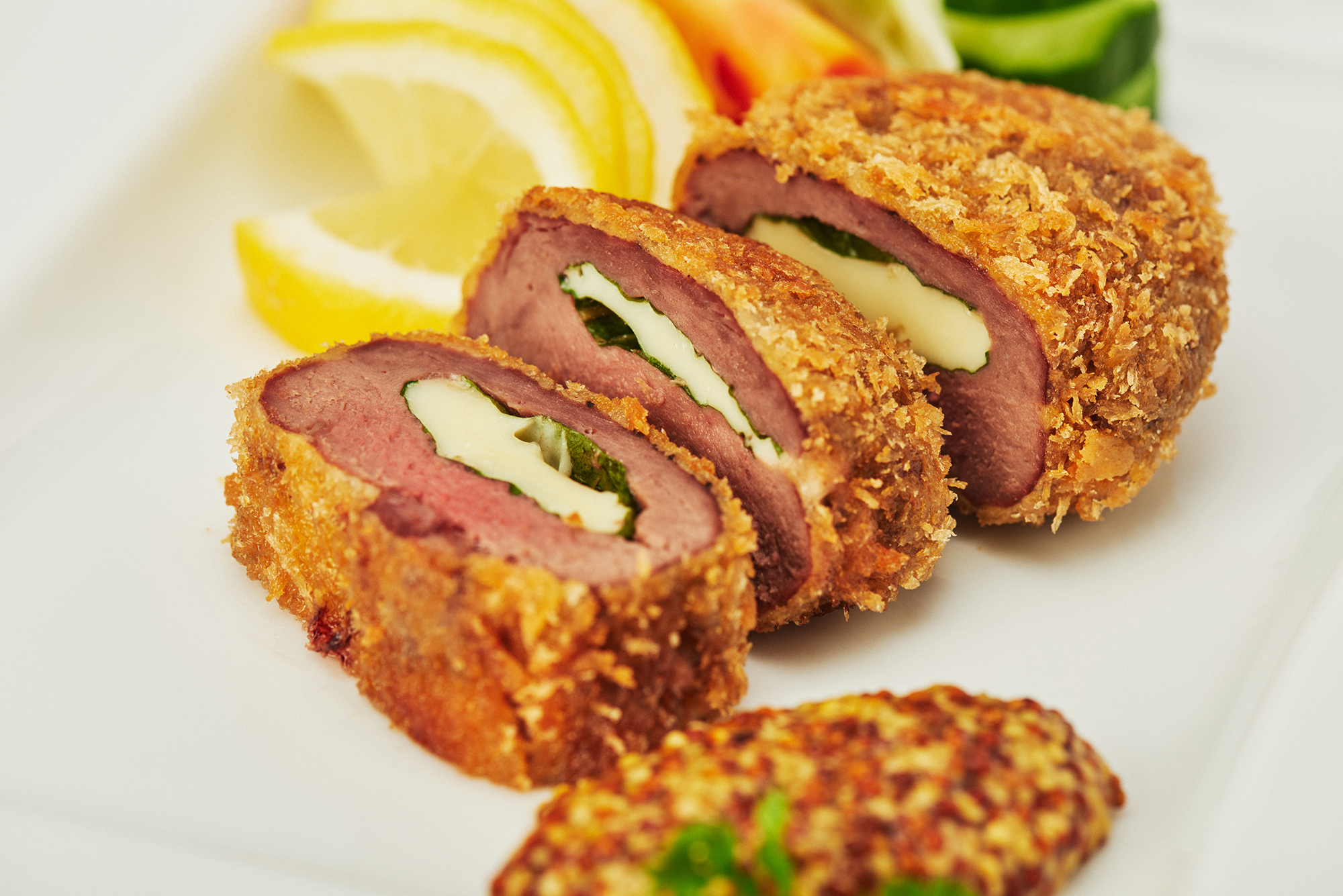 鹿肉ロースのチーズカツ